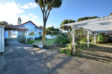 Photo of property in 22 Queen Street, Brighton, Dunedin, 9035