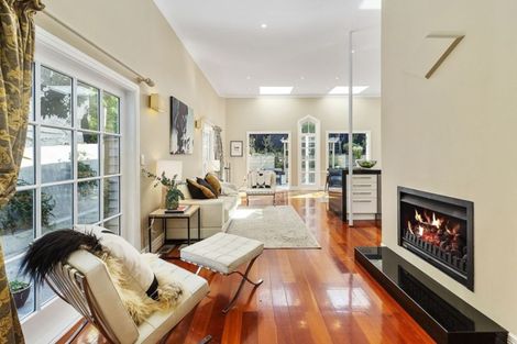 Photo of property in 20 Mitchell Street, Brooklyn, Wellington, 6021