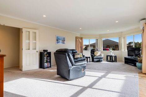 Photo of property in 15 Alice Avenue, Orewa, 0931