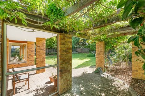 Photo of property in 31 Glenharrow Avenue, Avonhead, Christchurch, 8042