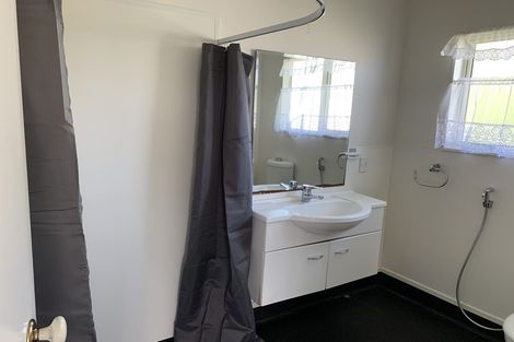 Photo of property in 16 Stephanie Close, Glenfield, Auckland, 0629