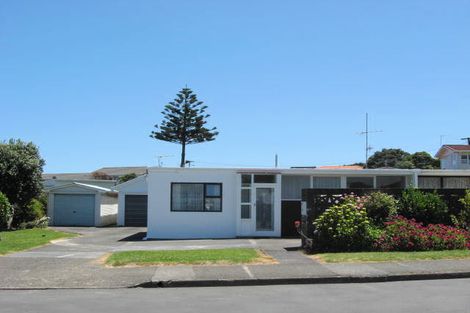 Photo of property in 6b Tireti Road, Titahi Bay, Porirua, 5022