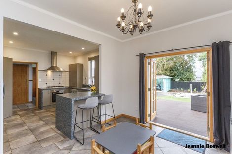 Photo of property in 9 Innes Place, Roslyn, Palmerston North, 4414