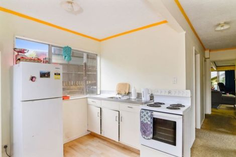 Photo of property in 2 Spencer Street, Western Heights, Rotorua, 3015