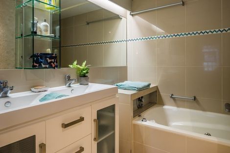Photo of property in 226u1 Oriental Parade, Oriental Bay, Wellington, 6011