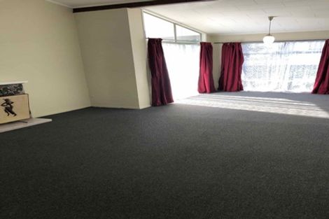 Photo of property in 47 Staverton Crescent, Mangere, Auckland, 2022