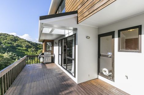 Photo of property in 16 Ramphal Terrace, Khandallah, Wellington, 6035