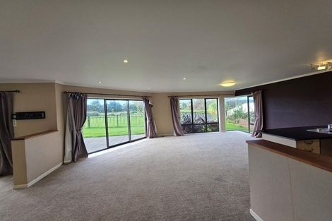 Photo of property in 35 Oriental Parade, Papamoa Beach, Papamoa, 3118