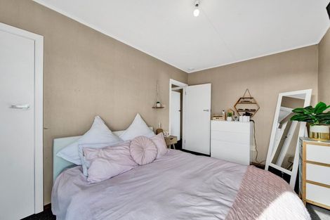 Photo of property in 11 Manawapou Road, Hawera, 4610