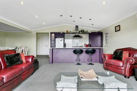 Photo of property in 3/15 Tremaine Avenue, Two Mile Bay, Taupo, 3330