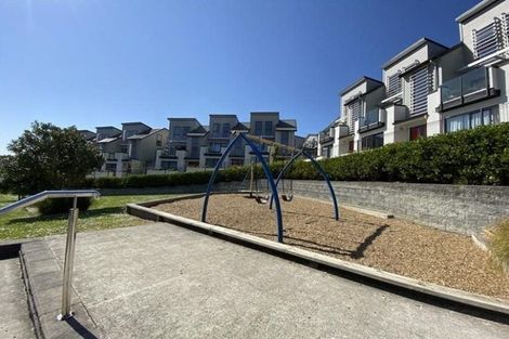 Photo of property in 20 Mangrove Lane, Albany Heights, Auckland, 0632