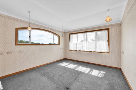 Photo of property in 64 Waiwaka Terrace, Strandon, New Plymouth, 4312