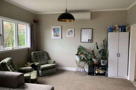 Photo of property in 1 Frood Street, Bulls, 4818