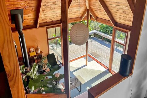 Photo of property in 15 Domain Crescent, Muriwai, Waimauku, 0881