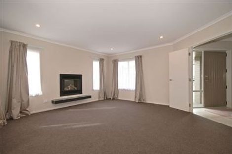 Photo of property in 12 Kouras Place, Flat Bush, Auckland, 2016