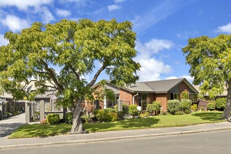 Photo of property in 14 Creese Place, Redwood, Christchurch, 8051