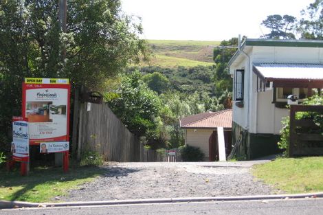 Photo of property in 2/27 Manuwai Road, Torbay, Auckland, 0630