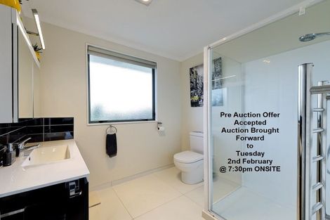 Photo of property in 147f Sturges Road, Henderson, Auckland, 0612