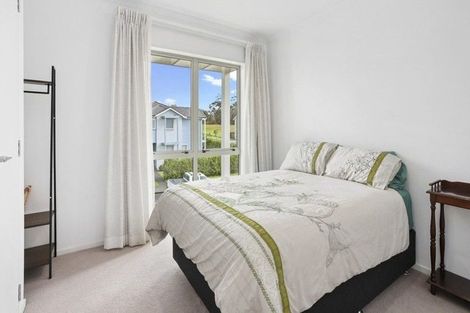 Photo of property in 43 Samuel Cassidy Avenue, Swanson, Auckland, 0614