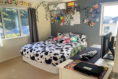 Photo of property in 211 Westchester Drive, Churton Park, Wellington, 6037