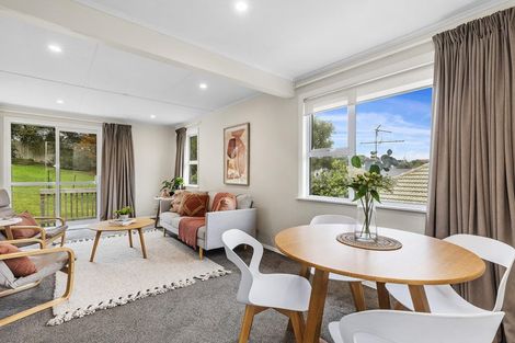 Photo of property in 11 Wakefield Terrace, Tawa, Wellington, 5028