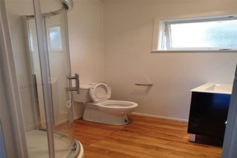 Photo of property in 61 Ocean View Road, Hillcrest, Auckland, 0627