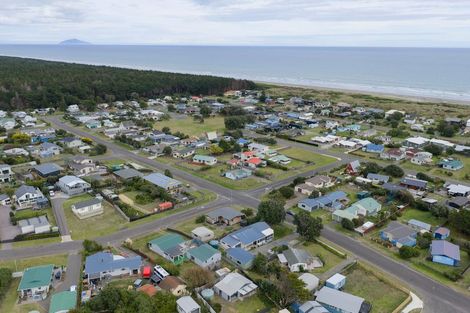 Photo of property in 50 Kahukura Avenue, Waitarere Beach, Levin, 5510
