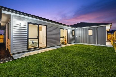 Photo of property in 35 Jeroboam Loop, Kumeu, 0810