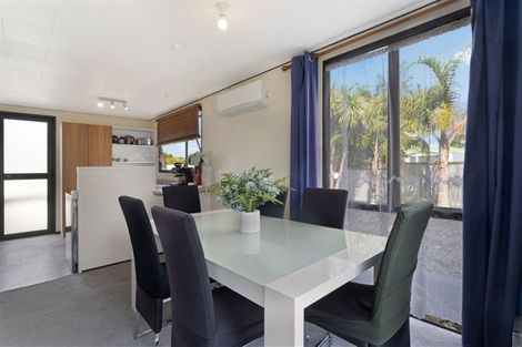 Photo of property in 34a Riserra Drive, Ranui, Auckland, 0612
