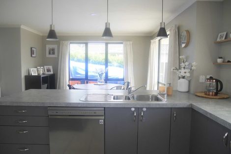 Photo of property in 29 Mataroa Place, Parklands, Christchurch, 8083