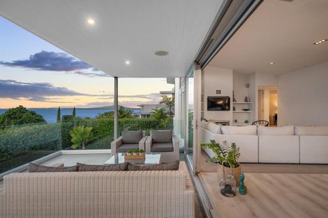 Photo of property in 12a Eastcliffe Road, Castor Bay, Auckland, 0620