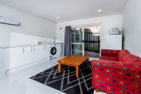 Photo of property in 134 Colwill Road, Massey, Auckland, 0614