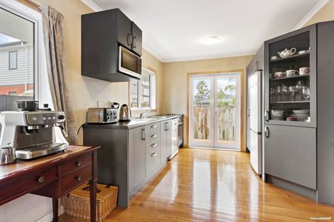 Photo of property in 8 Border Road, Henderson, Auckland, 0612