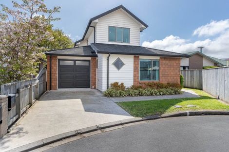 Photo of property in 2 Yeats Grove, Trentham, Upper Hutt, 5018