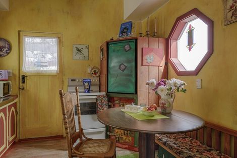 Photo of property in 37 Gillies Crescent, Waimarama, Havelock North, 4294