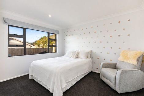 Photo of property in 14 Gennaker Lane, Whitby, Porirua, 5024