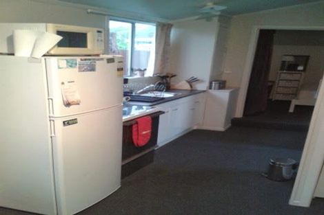 Photo of property in 2/104 Matipo Road, Mairangi Bay, Auckland, 0630