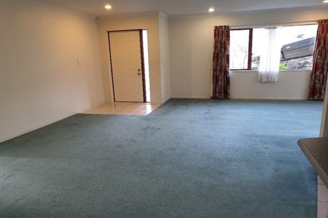 Photo of property in 8 Shah Place, Glen Eden, Auckland, 0602