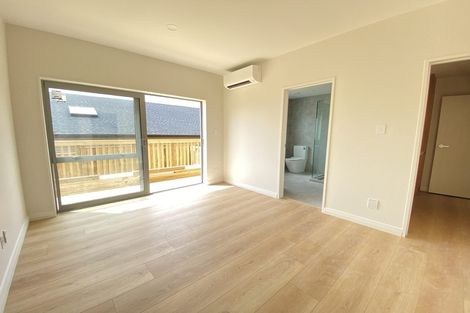Photo of property in 22 Lorikeet Place, Unsworth Heights, Auckland, 0632