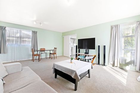 Photo of property in 8 Edwards Avenue, Henderson, Auckland, 0610