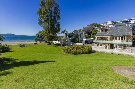 Photo of property in 1/9 The Esplanade, Castor Bay, Auckland, 0620