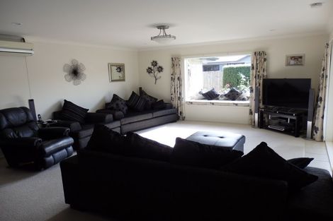 Photo of property in 11 Norfolk Drive, Cambridge, 3434