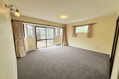 Photo of property in 2 Flint Way, Northland, Wellington, 6012
