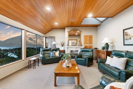 Photo of property in 4 Peregrine Place, Queenstown, 9300
