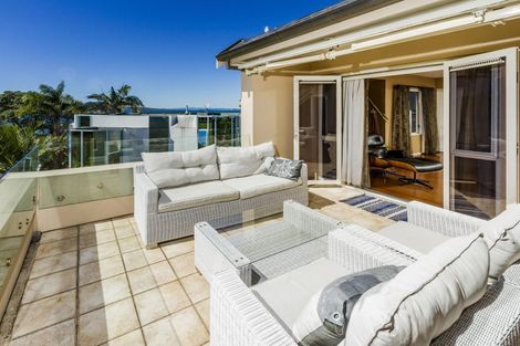 Photo of property in 1/9 The Esplanade, Castor Bay, Auckland, 0620