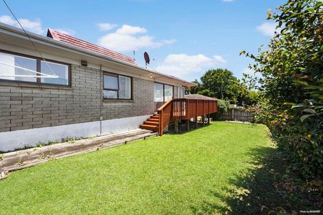 Photo of property in 56 Highland Park Drive, Highland Park, Auckland, 2010