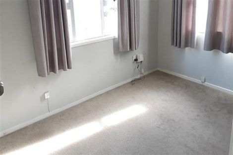 Photo of property in 1/12 Manuka Road, Glenfield, Auckland, 0629