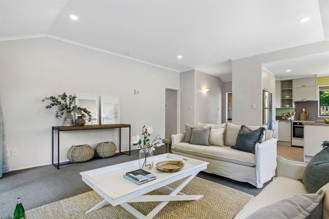 Photo of property in 8 Castle Way, Beckenham, Christchurch, 8023