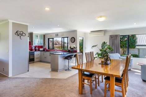 Photo of property in 27 Kinder Street, Acacia Bay, Taupo, 3330