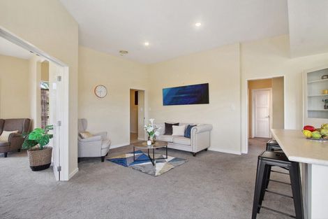 Photo of property in 50 Highfields Terrace, Henderson, Auckland, 0612